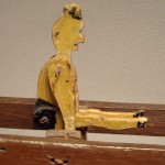 Handmade-acrobat-toy-detail-1